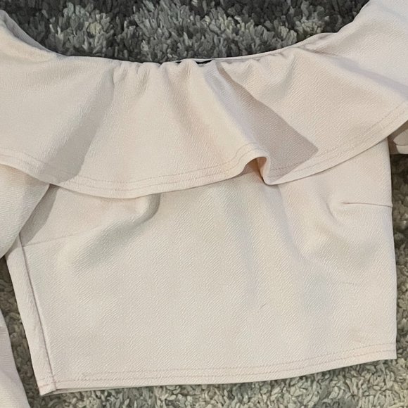 Pale Pink Cropped Bell Sleeve Ruffle Mini Shirt sz 4 - Picture 2 of 3